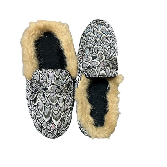 INC Mule Slippers Faux Fur Silver Jacquard Print Medium Size 7/8 - Picture 2 of 5